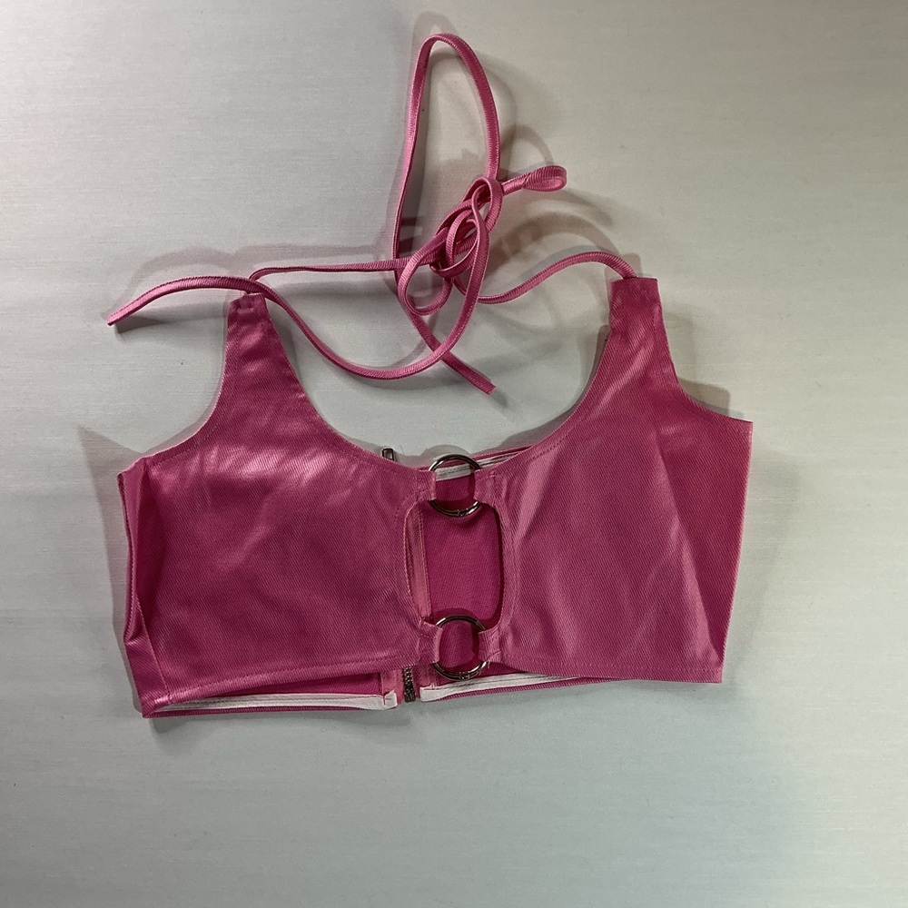 PrettyLittleThing Women’s size 4 Pink Halter bralette with Ring Detail New NWT